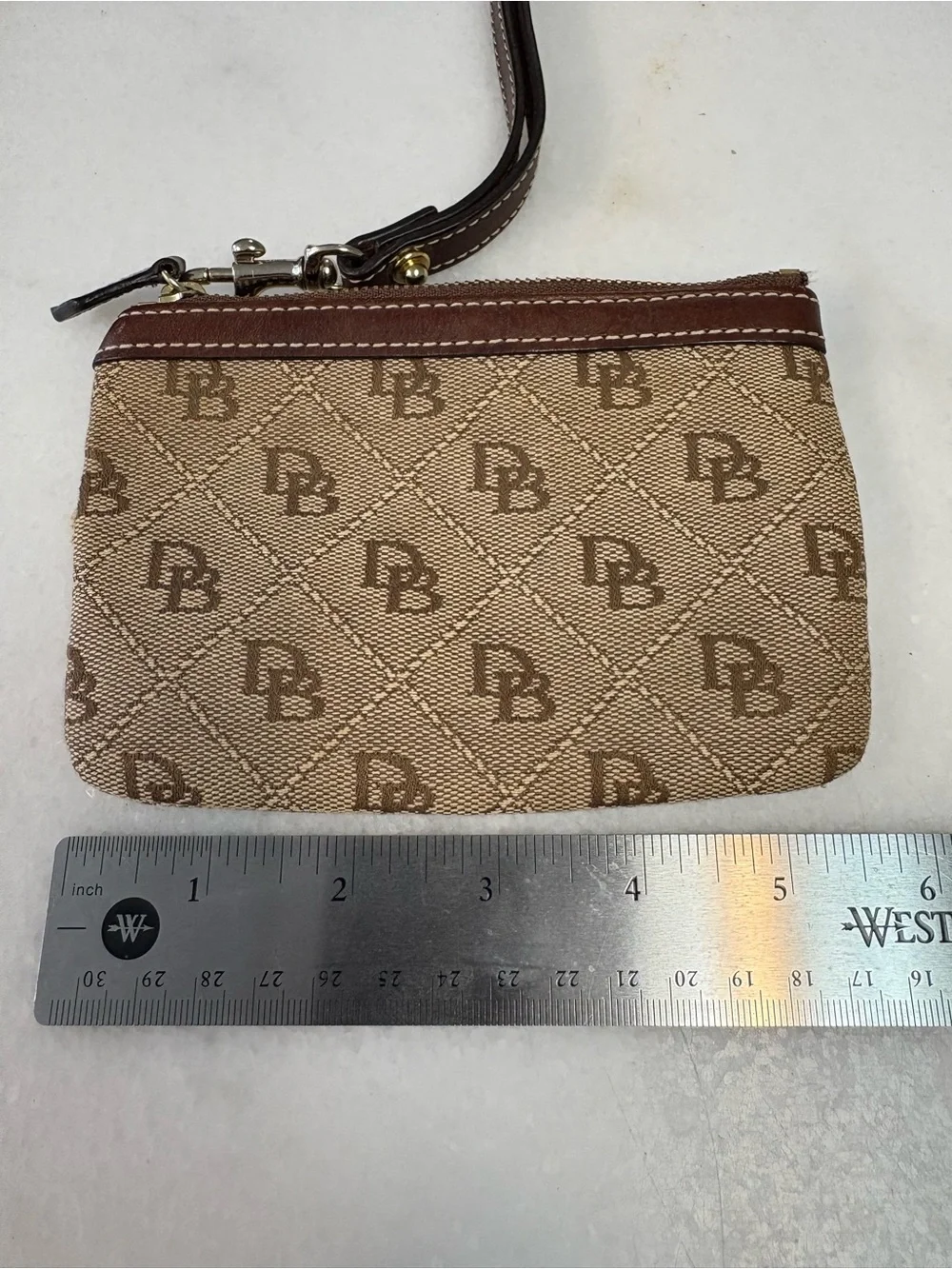 Dooney & Bourke compact brown